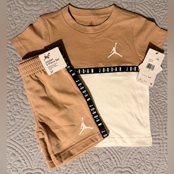 Jordan Tan Matching Set Short Sleeve and Shorts with Logo - Picture 3 of 3